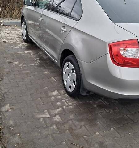 Серый Шкода Рапид, объемом двигателя 1.6 л и пробегом 67 тыс. км за 9300 $, фото 2 на Automoto.ua