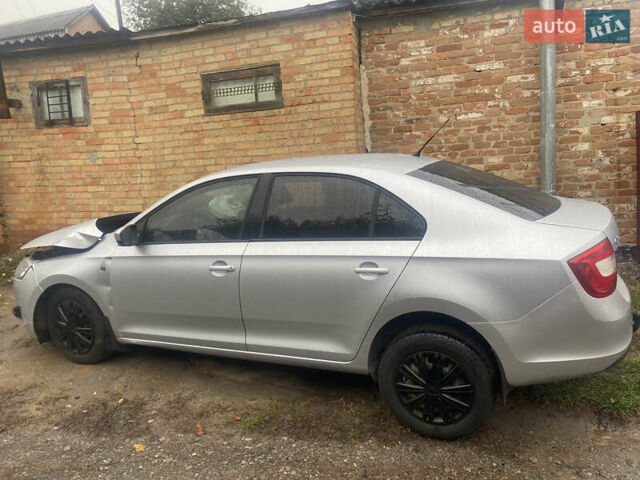 Сірий Шкода Рапід, об'ємом двигуна 1.2 л та пробігом 117 тис. км за 3000 $, фото 2 на Automoto.ua