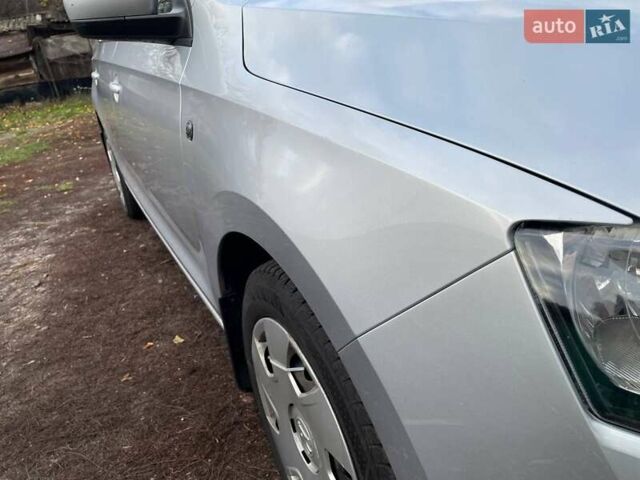 Серый Шкода Рапид, объемом двигателя 1.6 л и пробегом 127 тыс. км за 10000 $, фото 22 на Automoto.ua