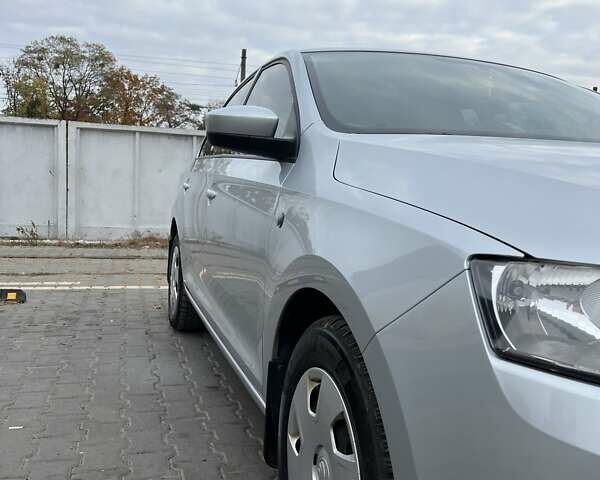 Серый Шкода Рапид, объемом двигателя 1.2 л и пробегом 127 тыс. км за 8500 $, фото 10 на Automoto.ua