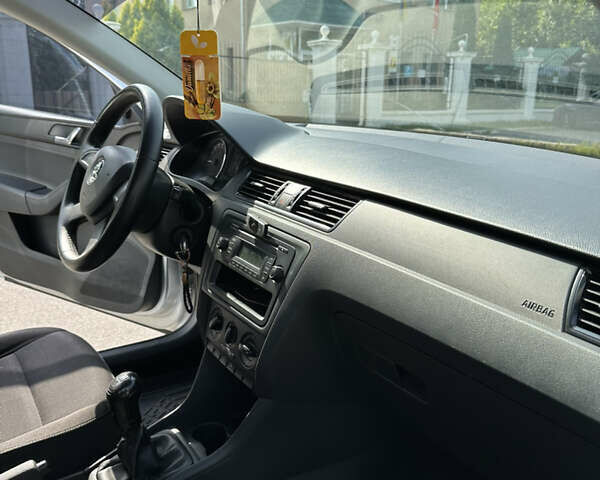 Серый Шкода Рапид, объемом двигателя 1.6 л и пробегом 286 тыс. км за 7700 $, фото 9 на Automoto.ua