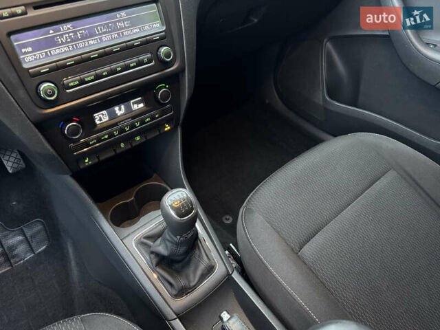 Серый Шкода Рапид, объемом двигателя 1.2 л и пробегом 235 тыс. км за 6999 $, фото 22 на Automoto.ua