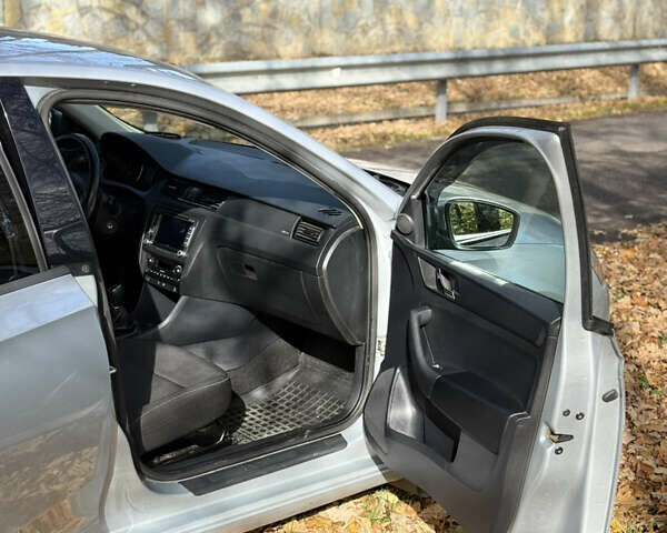 Шкода Рапид 2013 в Ивано-Франковске на Automoto.ua Серый Шкода Рапид, объемом двигателя 1.2 л и пробегом 166 тыс. км за 7200 $, фото 8 на Automoto.ua