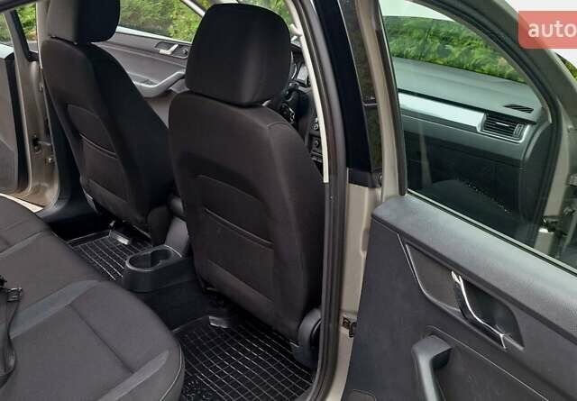 Сірий Шкода Рапід, об'ємом двигуна 1.2 л та пробігом 78 тис. км за 9200 $, фото 36 на Automoto.ua