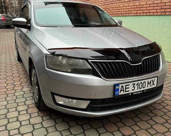 Серый Шкода Рапид, объемом двигателя 1.6 л и пробегом 241 тыс. км за 7600 $, фото 3 на Automoto.ua