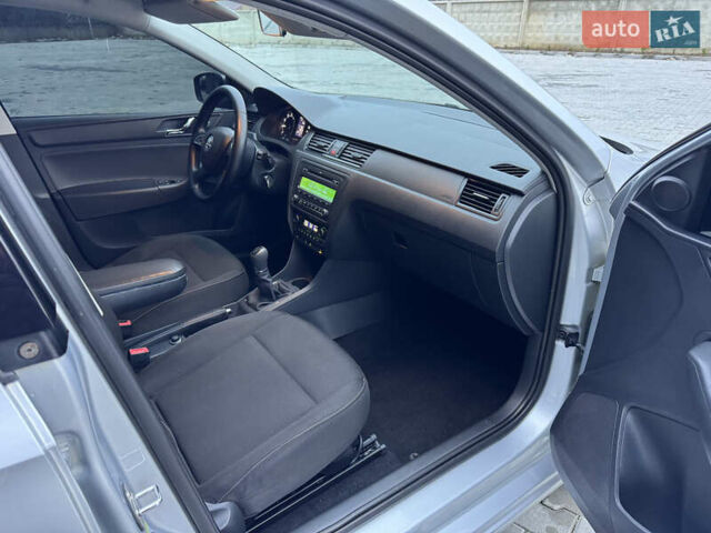 Серый Шкода Рапид, объемом двигателя 1.2 л и пробегом 235 тыс. км за 6999 $, фото 32 на Automoto.ua