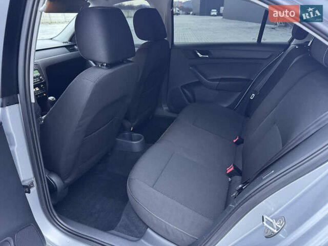 Серый Шкода Рапид, объемом двигателя 1.2 л и пробегом 235 тыс. км за 6999 $, фото 24 на Automoto.ua