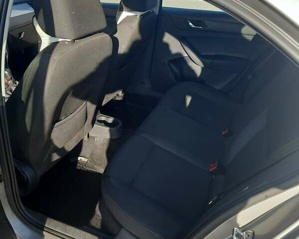 Сірий Шкода Рапід, об'ємом двигуна 1.2 л та пробігом 110 тис. км за 7900 $, фото 10 на Automoto.ua