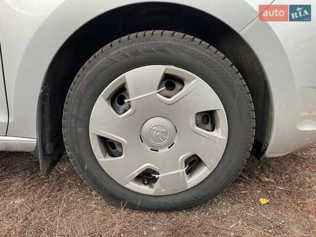 Серый Шкода Рапид, объемом двигателя 1.6 л и пробегом 127 тыс. км за 10000 $, фото 27 на Automoto.ua