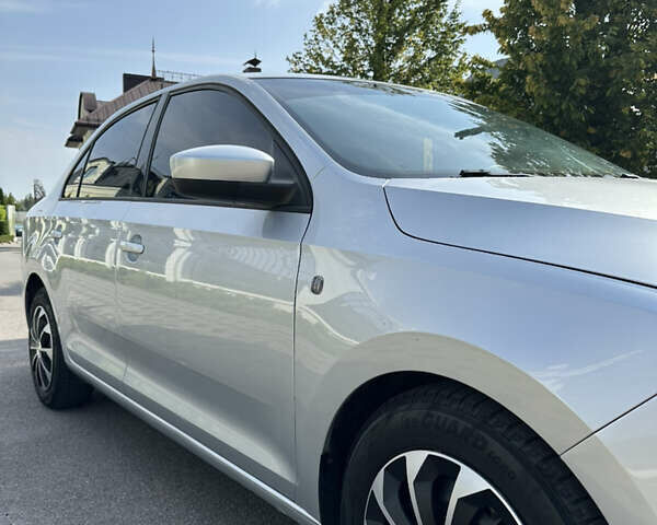 Серый Шкода Рапид, объемом двигателя 1.6 л и пробегом 286 тыс. км за 7700 $, фото 7 на Automoto.ua