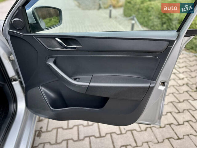 Серый Шкода Рапид, объемом двигателя 1.2 л и пробегом 184 тыс. км за 4650 $, фото 16 на Automoto.ua