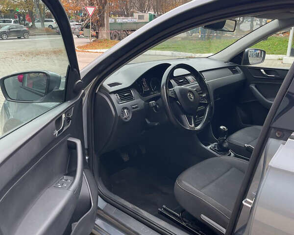 Серый Шкода Рапид, объемом двигателя 1.6 л и пробегом 178 тыс. км за 8500 $, фото 8 на Automoto.ua