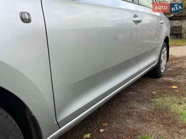 Серый Шкода Рапид, объемом двигателя 1.6 л и пробегом 127 тыс. км за 10000 $, фото 25 на Automoto.ua