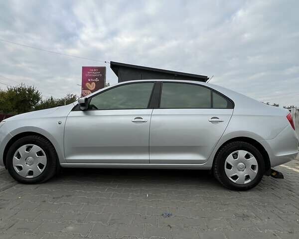 Серый Шкода Рапид, объемом двигателя 1.2 л и пробегом 127 тыс. км за 8500 $, фото 4 на Automoto.ua