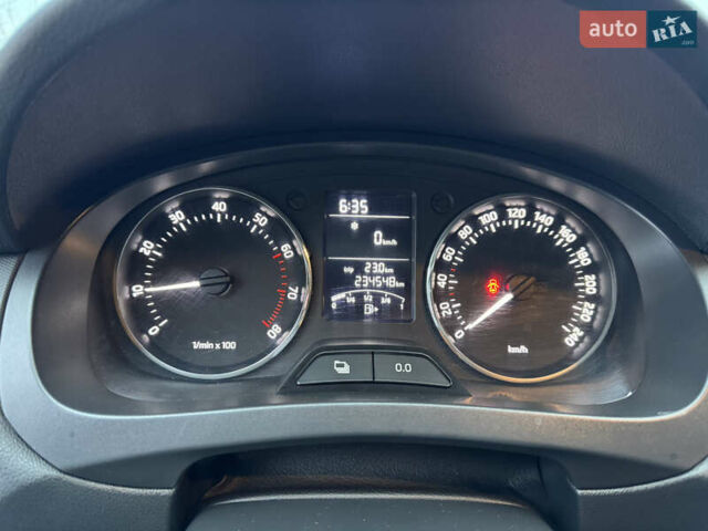 Серый Шкода Рапид, объемом двигателя 1.2 л и пробегом 235 тыс. км за 6999 $, фото 19 на Automoto.ua