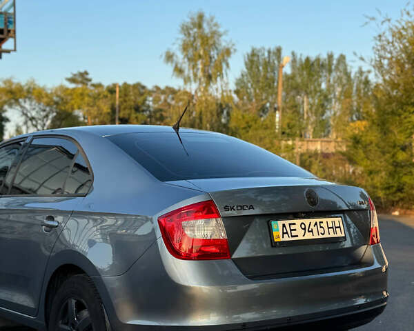 Сірий Шкода Рапід, об'ємом двигуна 1.6 л та пробігом 88 тис. км за 9500 $, фото 3 на Automoto.ua