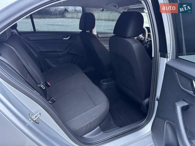 Серый Шкода Рапид, объемом двигателя 1.2 л и пробегом 235 тыс. км за 6999 $, фото 29 на Automoto.ua