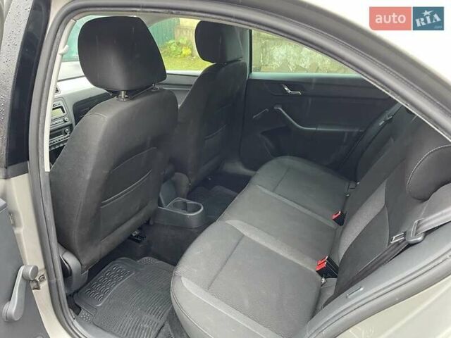 Серый Шкода Рапид, объемом двигателя 1.2 л и пробегом 183 тыс. км за 7300 $, фото 11 на Automoto.ua