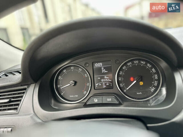 Серый Шкода Рапид, объемом двигателя 1.2 л и пробегом 184 тыс. км за 4650 $, фото 22 на Automoto.ua