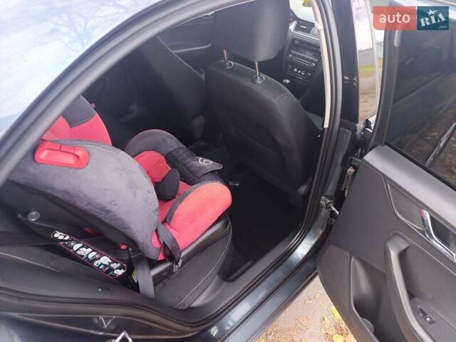 Шкода Рапід 2014 у Вінниці на Automoto.ua Сірий Шкода Рапід, об'ємом двигуна 1.6 л та пробігом 214 тис. км за 7600 $, фото 16 на Automoto.ua