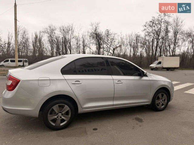 Сірий Шкода Рапід, об'ємом двигуна 1.2 л та пробігом 187 тис. км за 8700 $, фото 5 на Automoto.ua