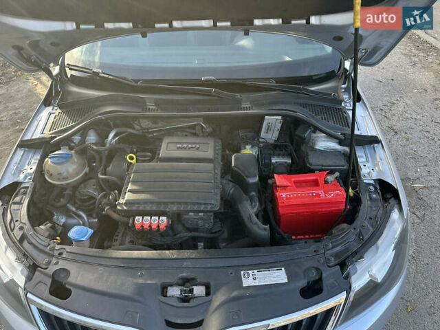 Сірий Шкода Рапід, об'ємом двигуна 1.6 л та пробігом 194 тис. км за 8400 $, фото 3 на Automoto.ua