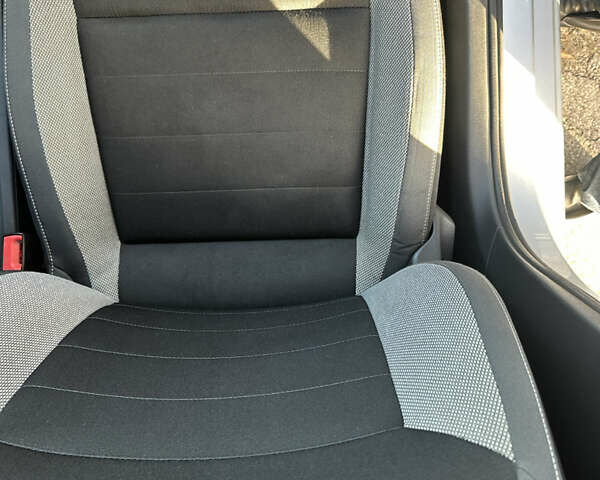 Сірий Шкода Рапід, об'ємом двигуна 1.6 л та пробігом 194 тис. км за 8400 $, фото 14 на Automoto.ua