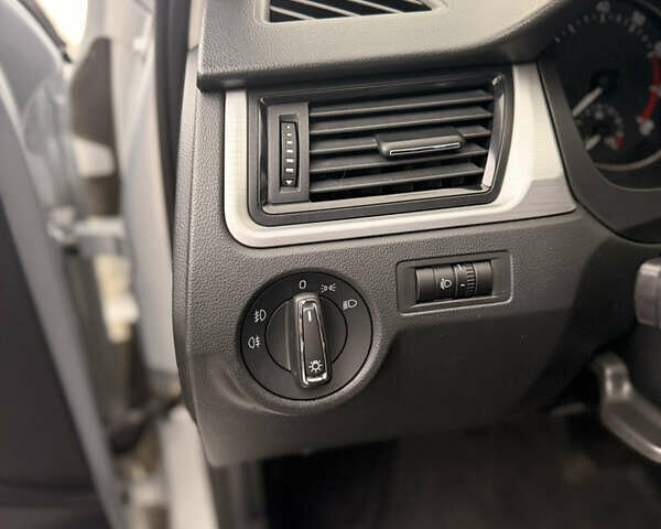 Сірий Шкода Рапід, об'ємом двигуна 1.2 л та пробігом 187 тис. км за 8700 $, фото 22 на Automoto.ua