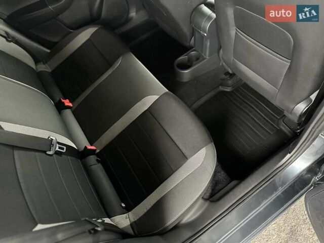 Сірий Шкода Рапід, об'ємом двигуна 1.6 л та пробігом 246 тис. км за 9200 $, фото 21 на Automoto.ua