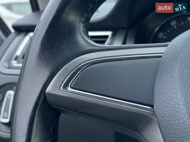 Серый Шкода Рапид, объемом двигателя 1.2 л и пробегом 160 тыс. км за 9400 $, фото 28 на Automoto.ua