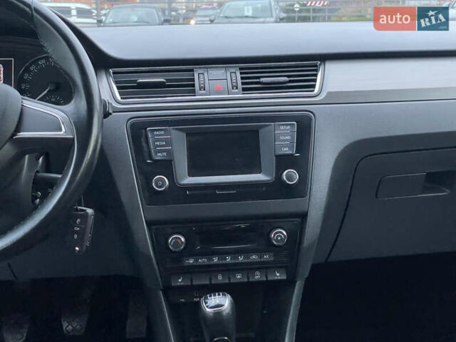 Серый Шкода Рапид, объемом двигателя 1.2 л и пробегом 160 тыс. км за 9400 $, фото 23 на Automoto.ua