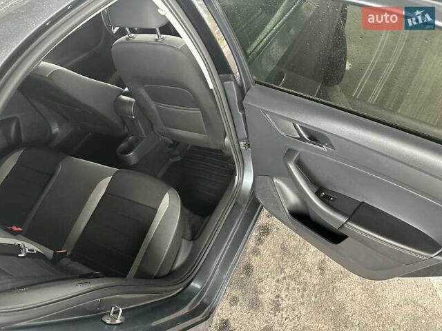 Сірий Шкода Рапід, об'ємом двигуна 1.6 л та пробігом 246 тис. км за 9200 $, фото 19 на Automoto.ua