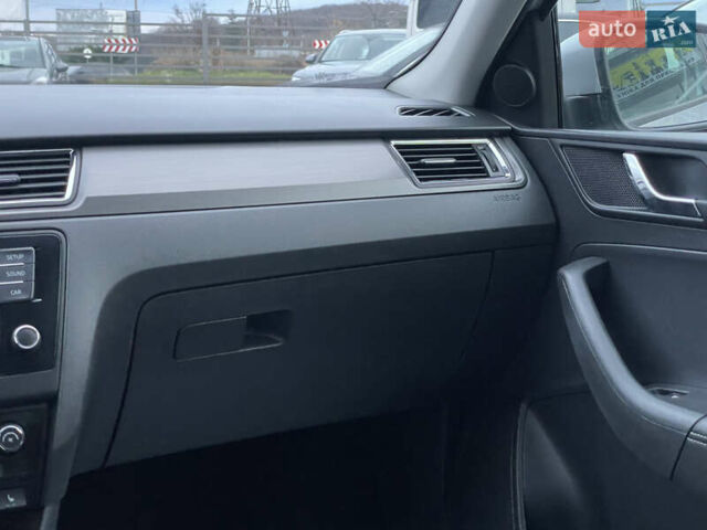 Серый Шкода Рапид, объемом двигателя 1.2 л и пробегом 160 тыс. км за 9400 $, фото 24 на Automoto.ua