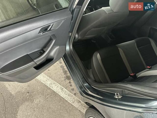 Сірий Шкода Рапід, об'ємом двигуна 1.6 л та пробігом 246 тис. км за 9200 $, фото 22 на Automoto.ua