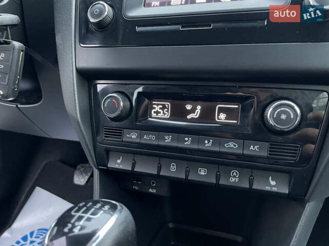 Серый Шкода Рапид, объемом двигателя 1.2 л и пробегом 160 тыс. км за 9400 $, фото 31 на Automoto.ua