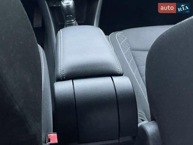 Серый Шкода Рапид, объемом двигателя 1.2 л и пробегом 160 тыс. км за 9400 $, фото 26 на Automoto.ua