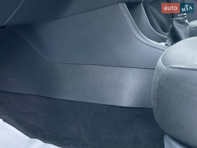 Серый Шкода Рапид, объемом двигателя 1.2 л и пробегом 160 тыс. км за 9400 $, фото 36 на Automoto.ua