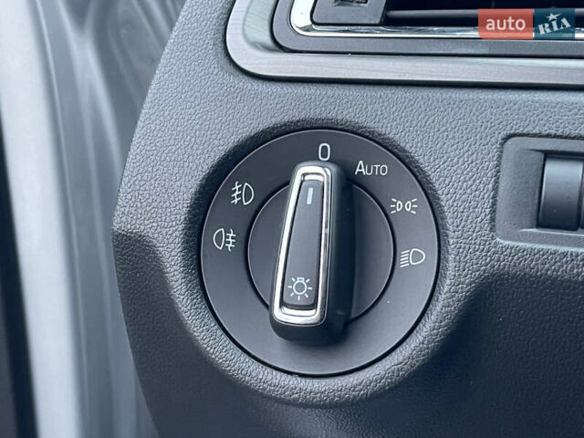 Серый Шкода Рапид, объемом двигателя 1.2 л и пробегом 160 тыс. км за 9400 $, фото 27 на Automoto.ua