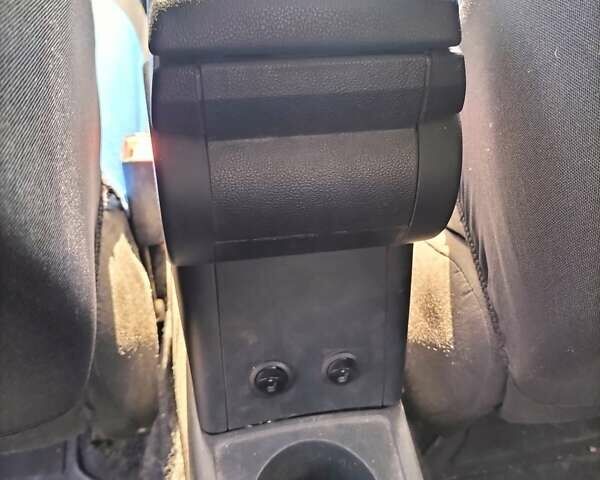 Синий Шкода Рапид, объемом двигателя 1.2 л и пробегом 170 тыс. км за 6666 $, фото 10 на Automoto.ua