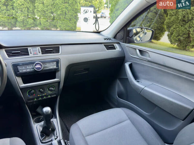 Синій Шкода Рапід, об'ємом двигуна 1.4 л та пробігом 320 тис. км за 5800 $, фото 12 на Automoto.ua