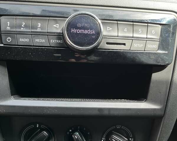 Синий Шкода Рапид, объемом двигателя 1.4 л и пробегом 320 тыс. км за 5900 $, фото 8 на Automoto.ua