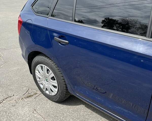 Синий Шкода Рапид, объемом двигателя 1.4 л и пробегом 320 тыс. км за 5900 $, фото 6 на Automoto.ua