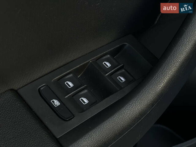 Шкода Рапід 2018 у Стрые на Automoto.ua Синій Шкода Рапід, об'ємом двигуна 1 л та пробігом 150 тис. км за 8699 $, фото 18 на Automoto.ua