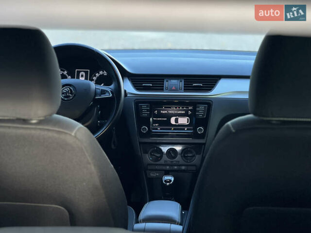 Шкода Рапід 2018 у Стрые на Automoto.ua Синій Шкода Рапід, об'ємом двигуна 1 л та пробігом 150 тис. км за 8699 $, фото 30 на Automoto.ua