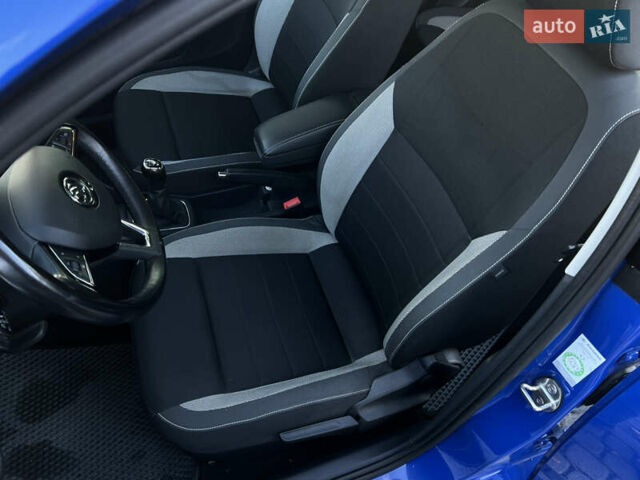 Шкода Рапід 2018 у Стрые на Automoto.ua Синій Шкода Рапід, об'ємом двигуна 1 л та пробігом 150 тис. км за 8699 $, фото 24 на Automoto.ua