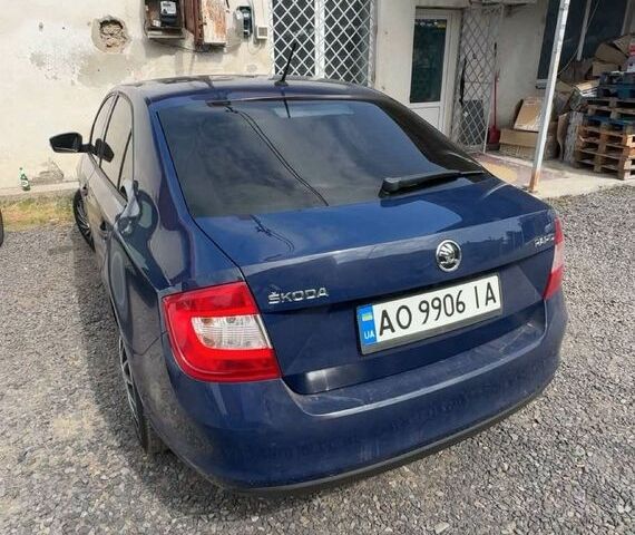 Синий Шкода Рапид, объемом двигателя 1.2 л и пробегом 196 тыс. км за 3999 $, фото 2 на Automoto.ua