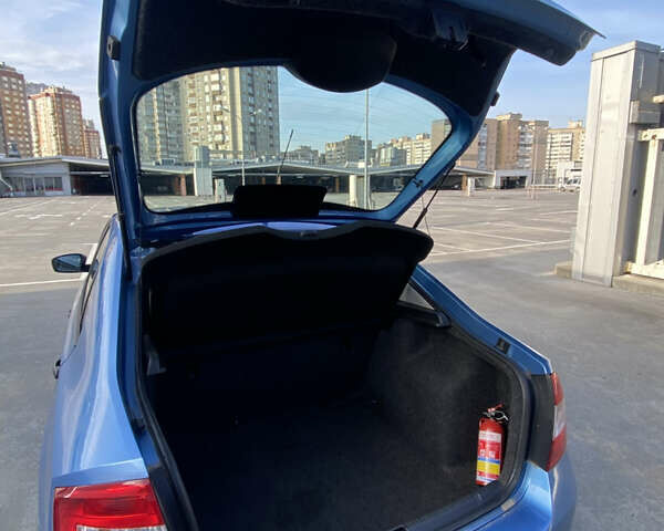 Синий Шкода Рапид, объемом двигателя 1.6 л и пробегом 172 тыс. км за 5950 $, фото 9 на Automoto.ua