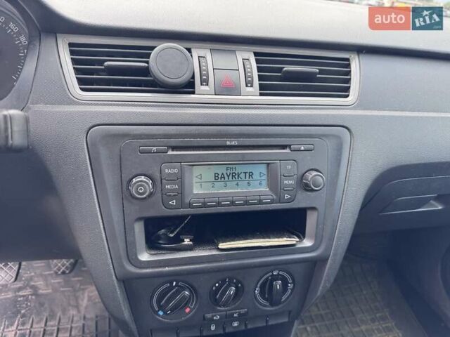 Синий Шкода Рапид, объемом двигателя 1.2 л и пробегом 132 тыс. км за 8000 $, фото 14 на Automoto.ua