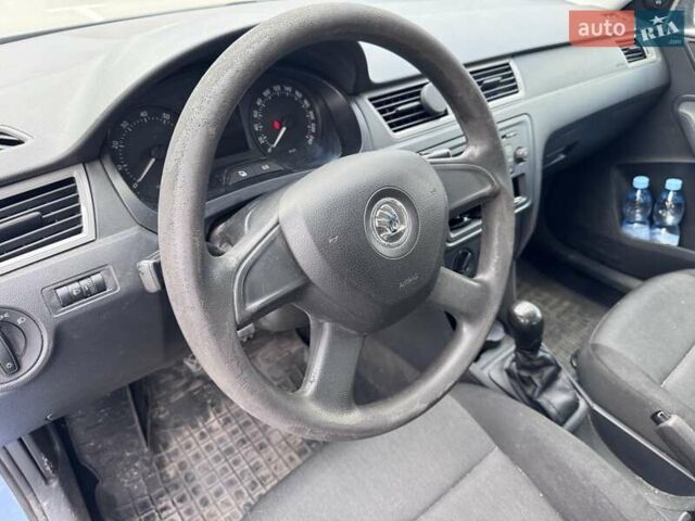 Синий Шкода Рапид, объемом двигателя 1.2 л и пробегом 132 тыс. км за 8000 $, фото 12 на Automoto.ua