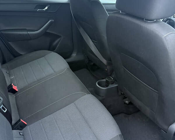 Синий Шкода Рапид, объемом двигателя 1.6 л и пробегом 258 тыс. км за 7850 $, фото 5 на Automoto.ua